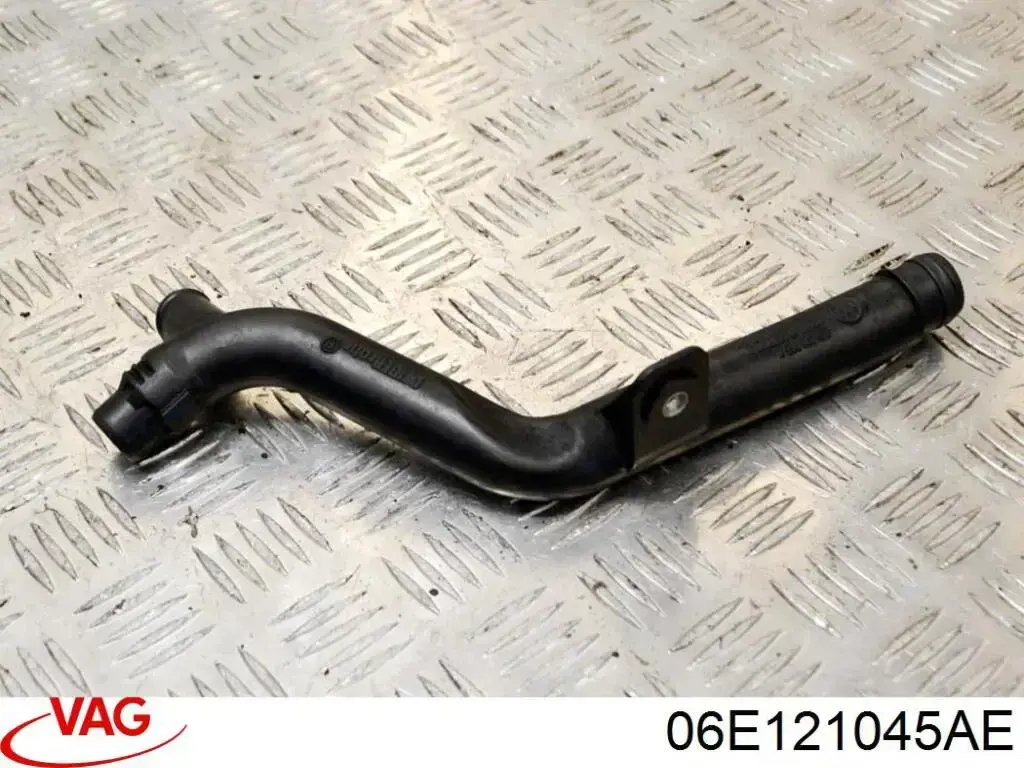 Manguito de líquido refrigerante VAG 06E121045AE precio, desde 40,90 EUR