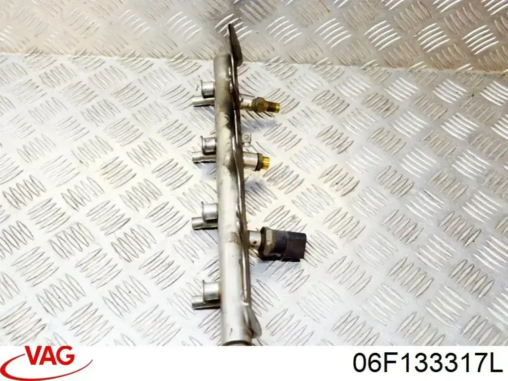 06F133317L VAG Rampa de combustible