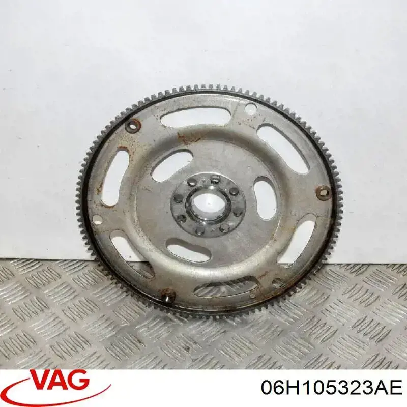 Volante motor VAG 06H105323AE