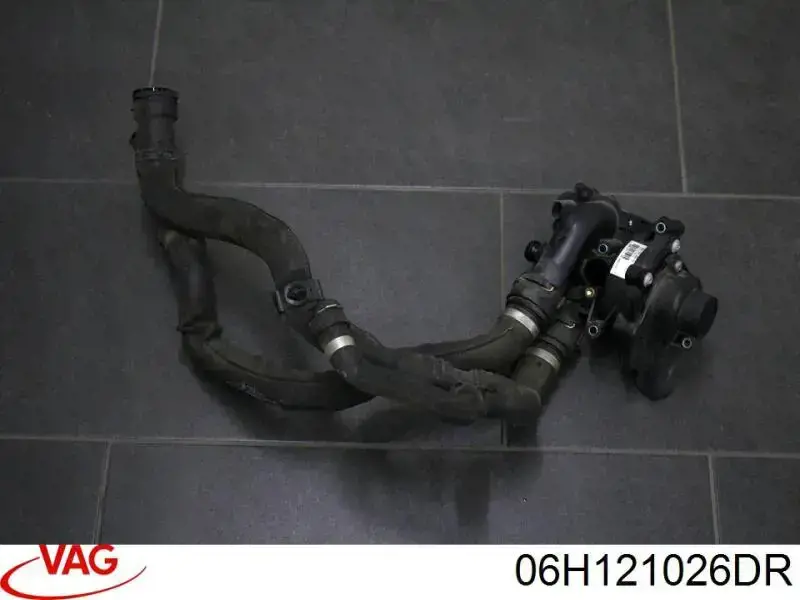 06H121026DR VAG Bombeadora de agua, completo con caja