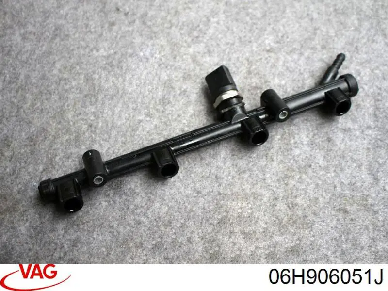 Sensor de la presión del combustible VAG 06H906051J
