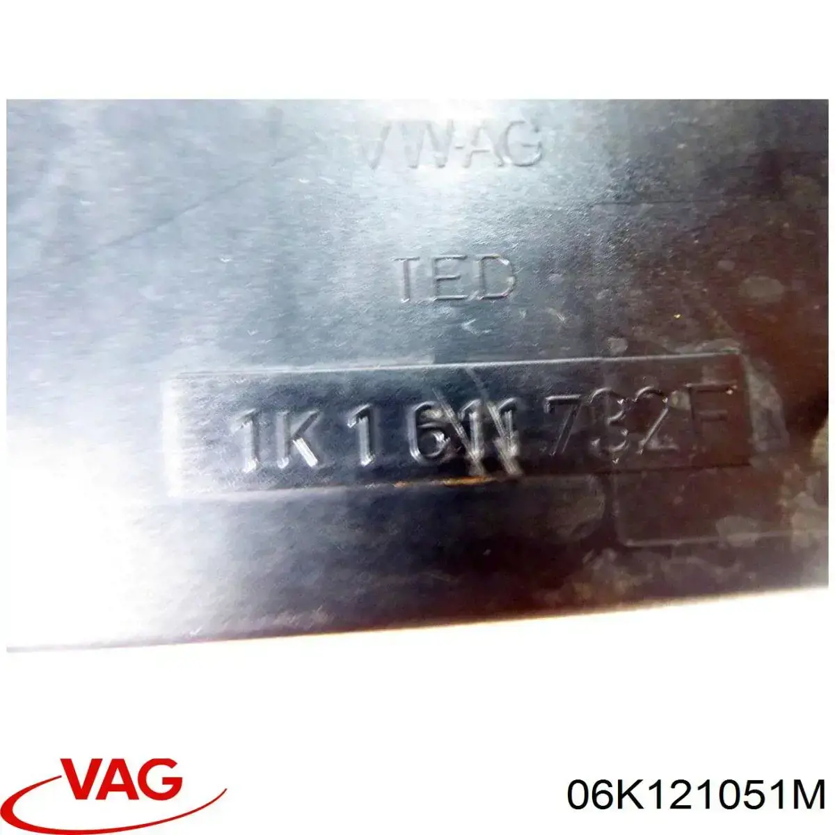 Manguito de radiador VAG 06K121051M