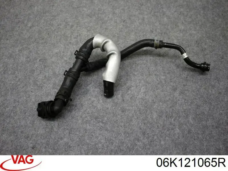 Manguito de radiador VAG 06K121065R
