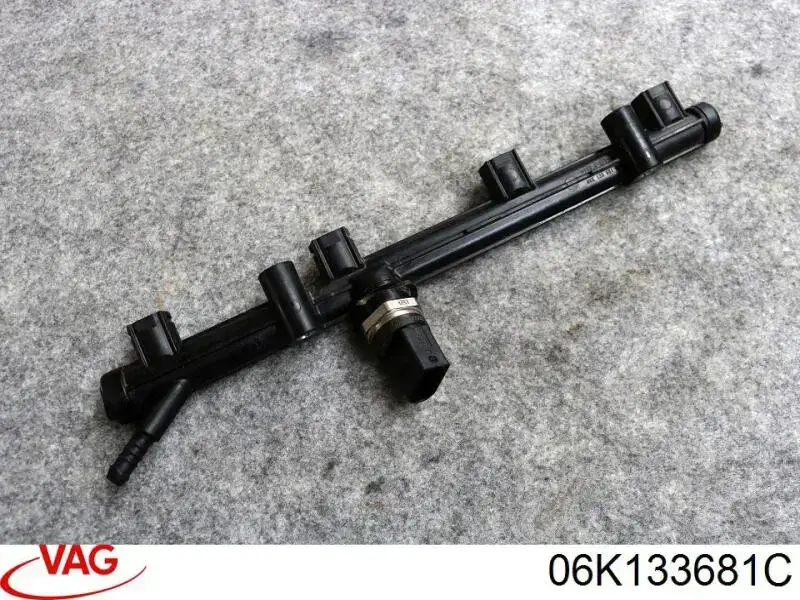 06K133681C VAG Rampa de combustible