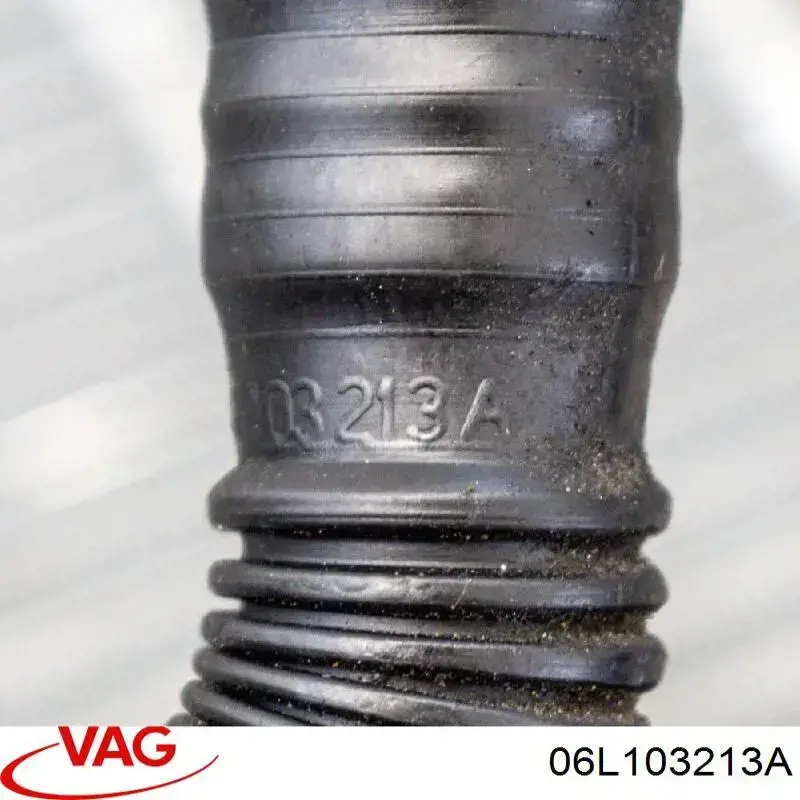 06L103213A VAG tubo de ventilacion del carter (separador de aceite)
