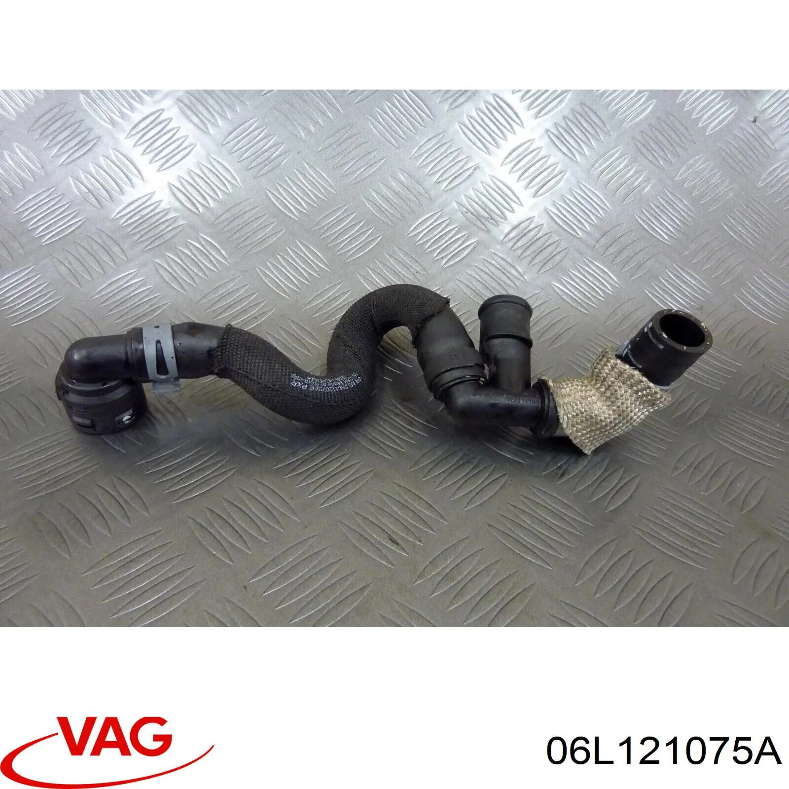 Manguito de líquido refrigerante VAG 06L121075B precio, desde 63,10 EUR
