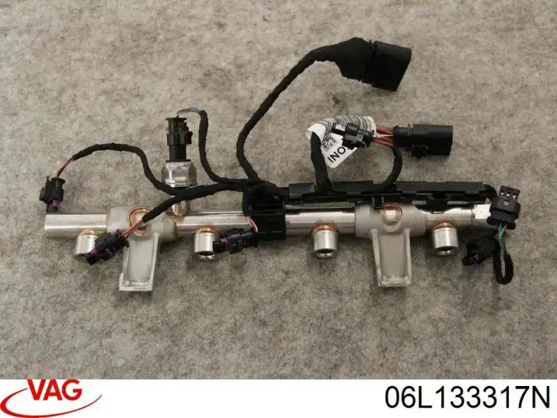 Comprar 06L133317N VAG Rampa de combustible