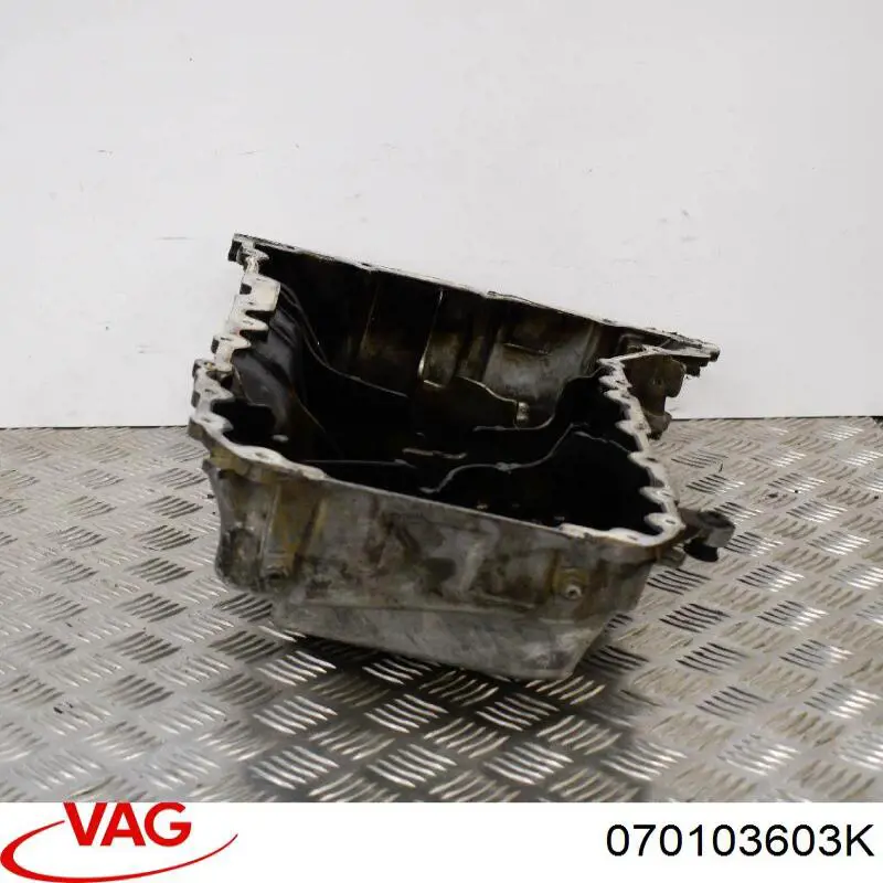 Cárter de aceite del motor VAG 070103603K precio, desde 190,92 EUR