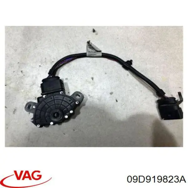 Sensor de posición del selector de la transmisión automática VAG 09D919823A precio, desde 337,66 EUR