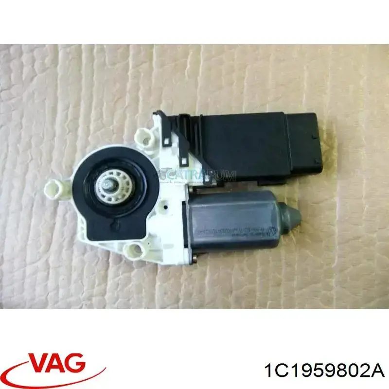 Motor del elevalunas de la puerta delantera derecha VAG 1C1959802A