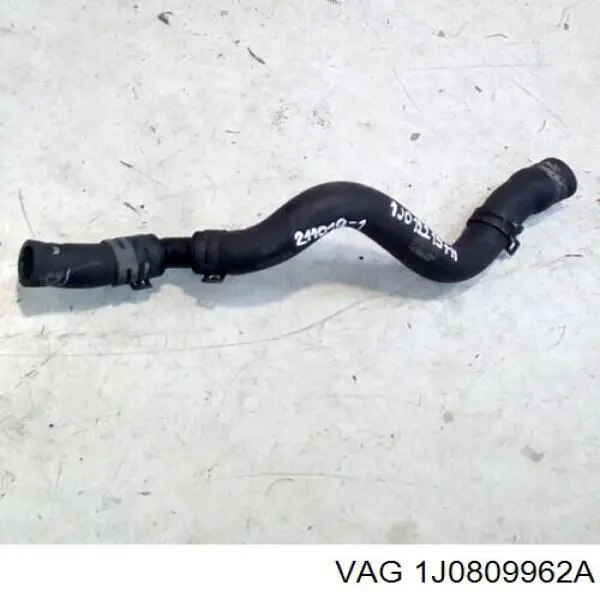 Paso de rueda VAG 1J0809962A