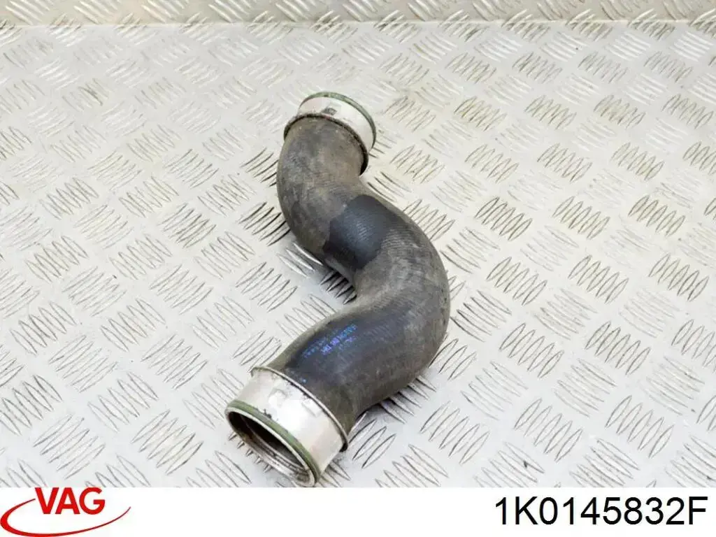 1K0145832F VAG Manguera del intercooler
