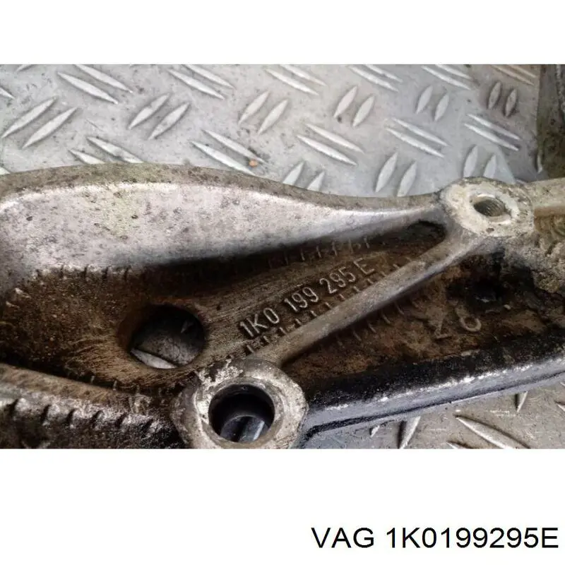 Soporte de viga delantera VAG 1K0199295E precio, desde 50,82 EUR