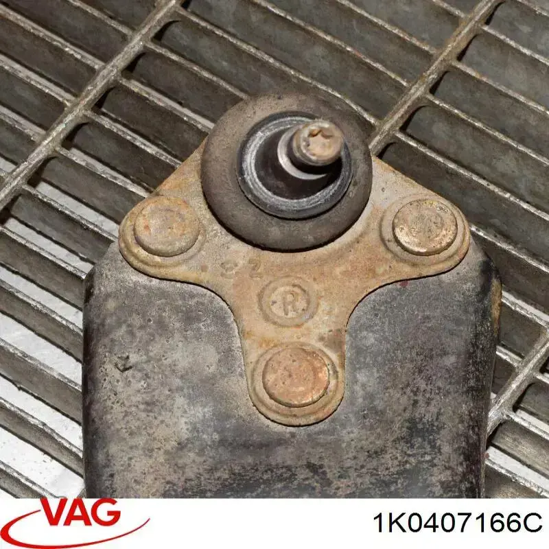 Brazo inferior derecho de la suspensión delantera VAG 1K0407166C
