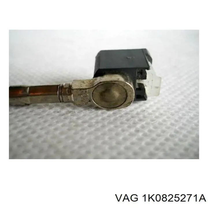 Protector de bajos delantero izquierdo VAG 1K0825271A precio, desde 23,50 EUR