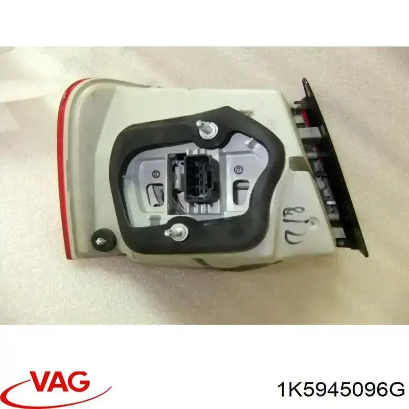 Comprar 1K5945096G VAG Piloto trasero exterior derecho