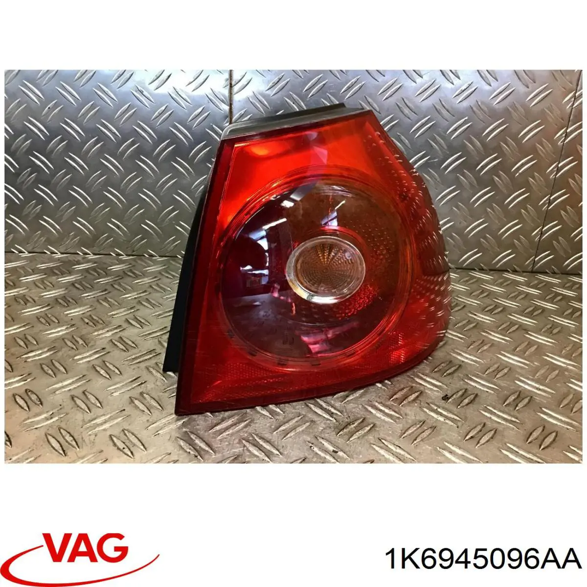 Comprar 1K6945096AA VAG Piloto trasero exterior derecho