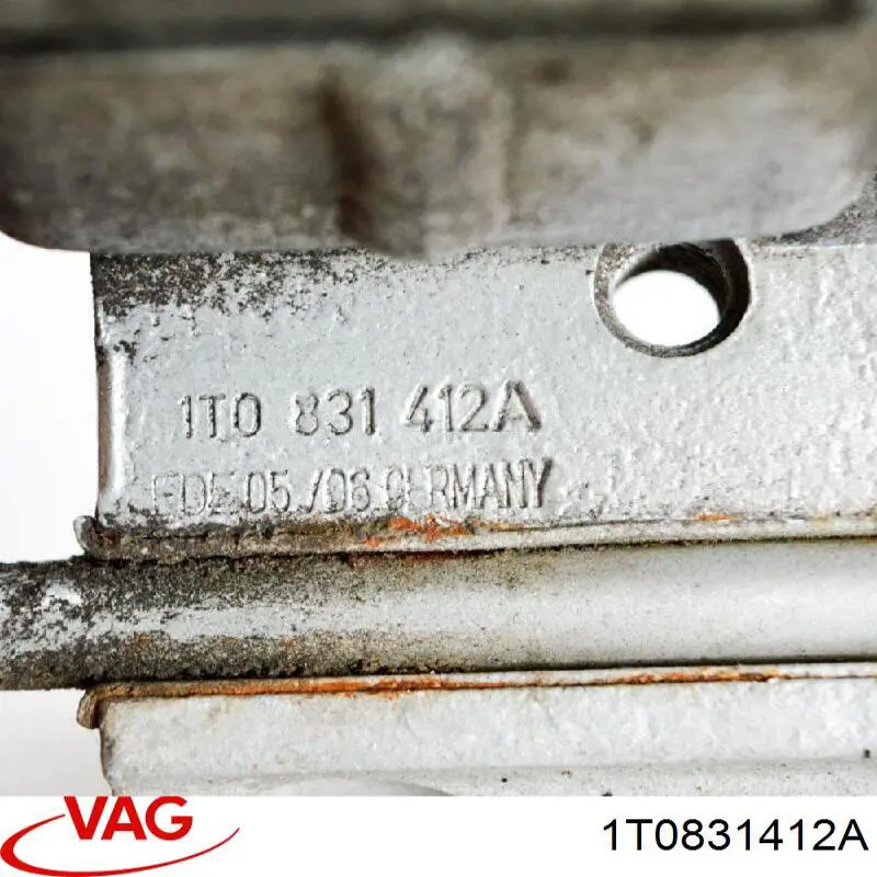 Bisagra de la puerta delantera derecha VAG 1T0831412A precio, desde 81,02 EUR