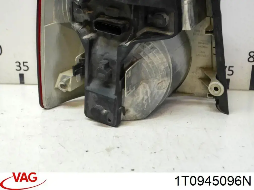 Piloto trasero derecho VAG 1T0945096N