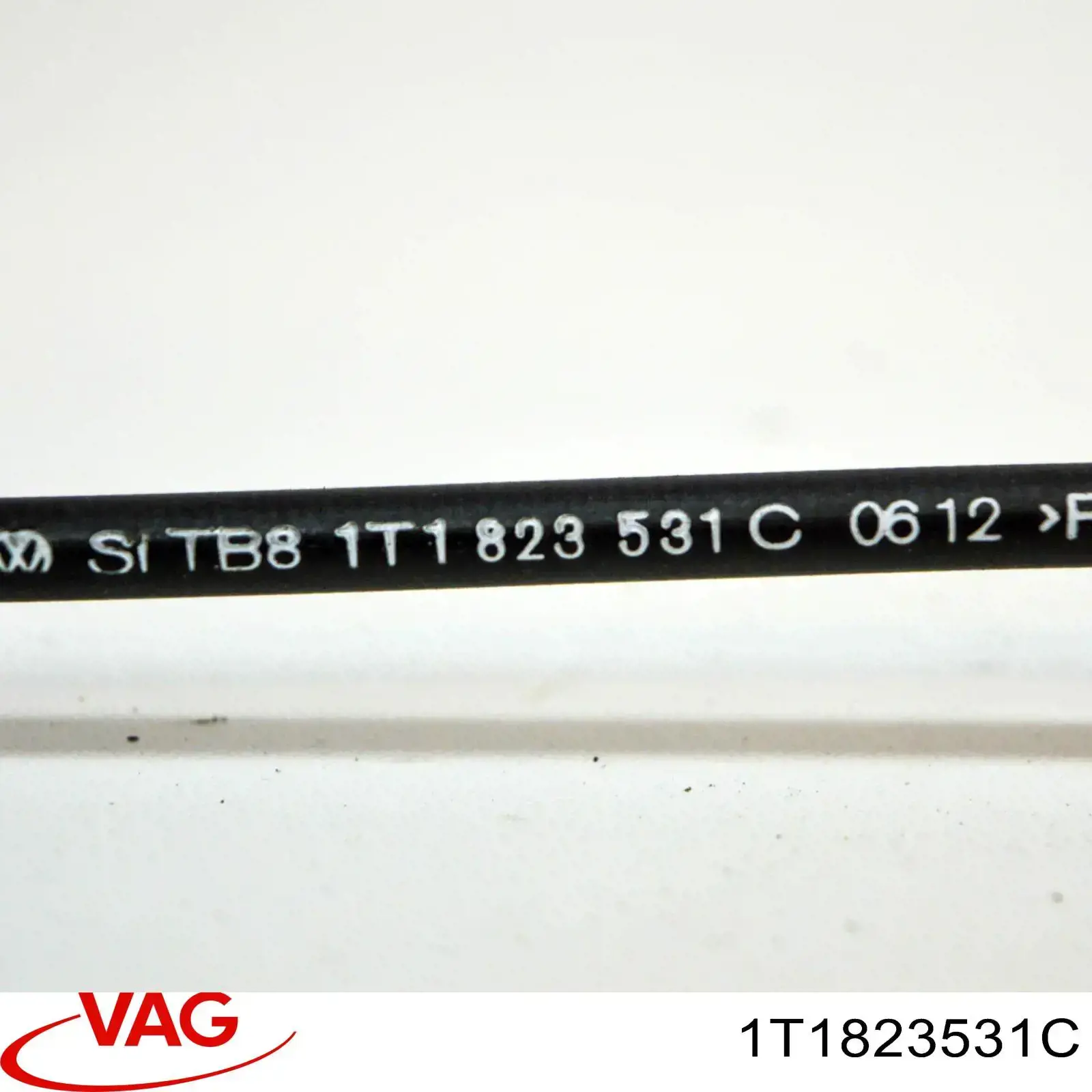 Cable de apertura del capó delantero VAG 1T1823531C precio, desde 30,95 EUR