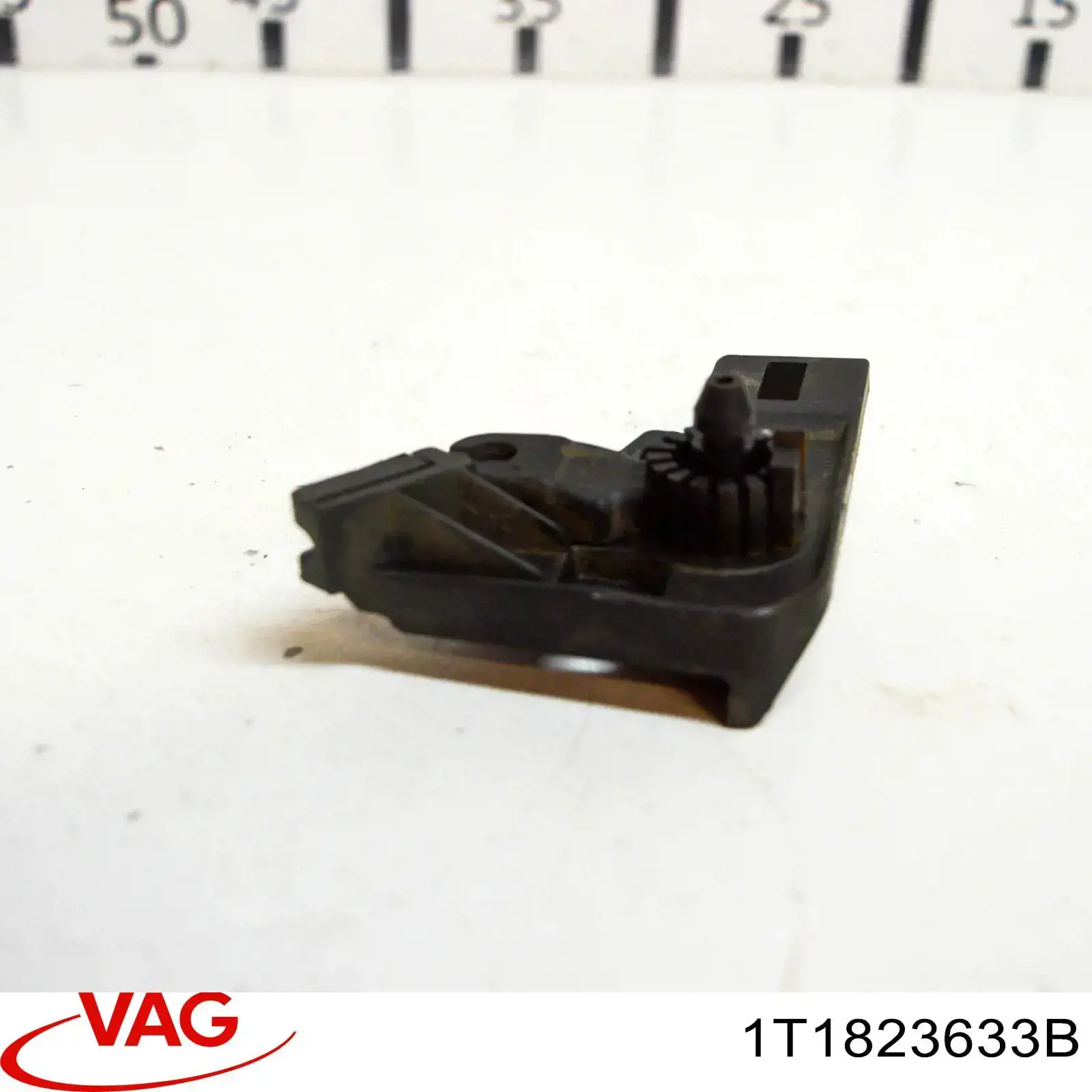 Soporte de la manija de apertura del capó VAG 1T1823633B precio, desde 6,48 EUR