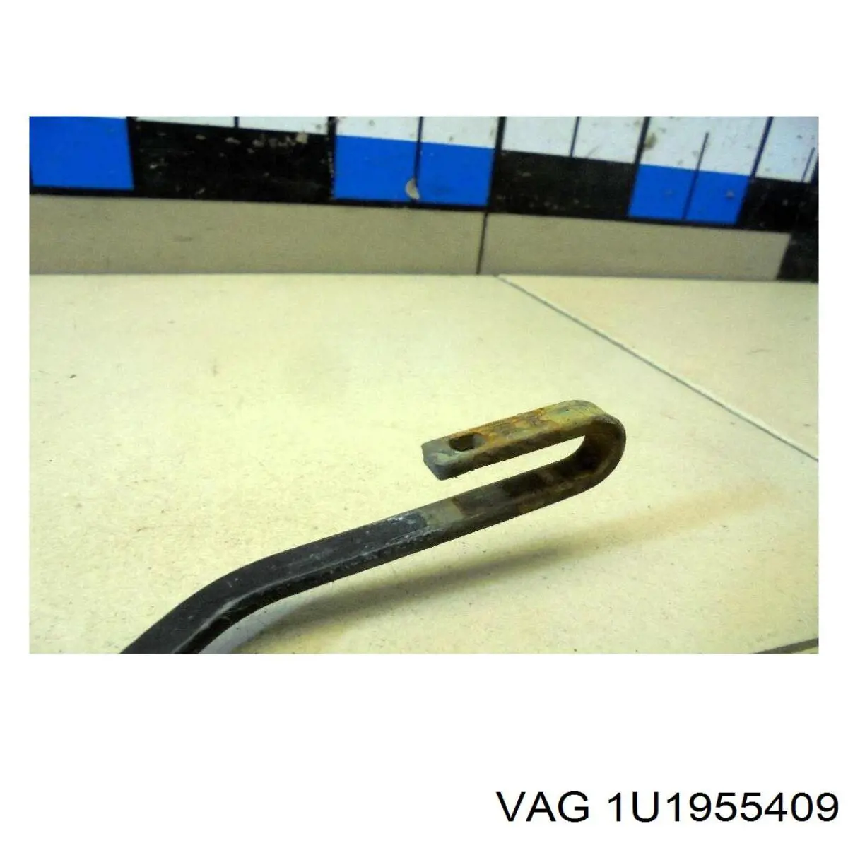 Brazo de limpiaparabrisas VAG 1U1955409 precio, desde 29,78 EUR