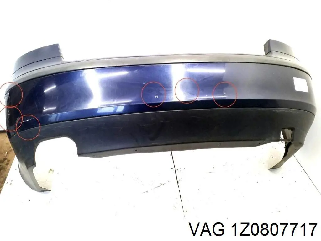 Comprar 1Z0807717 VAG Moldura de parachoques delantera izquierda