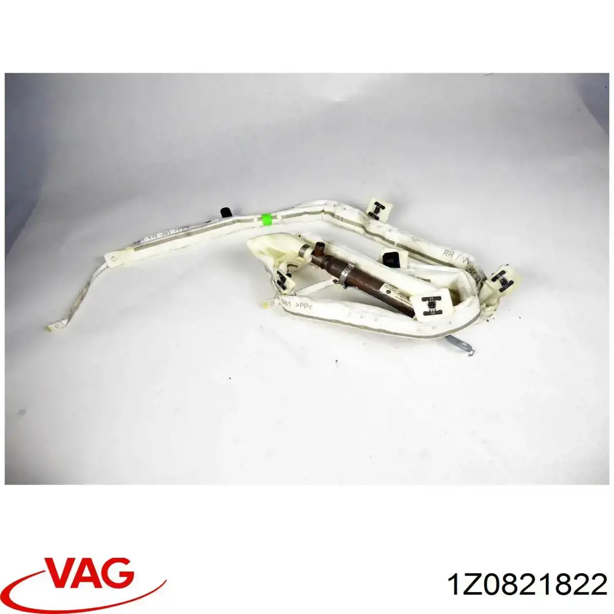 Guardabarros trasero derecho VAG 1Z0821822