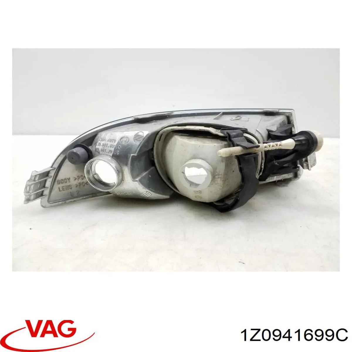Faro antiniebla izquierdo VAG 1Z0941699C precio, desde 42,11 EUR
