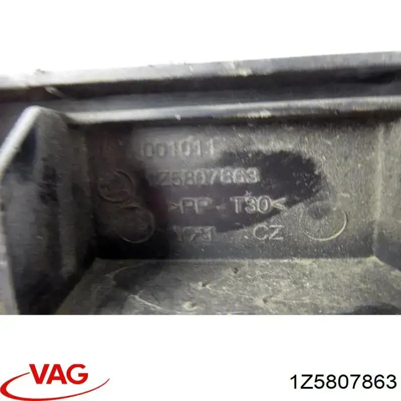 Guía izquierda del parachoques trasero VAG 1Z5807863 precio, desde 7,66 EUR