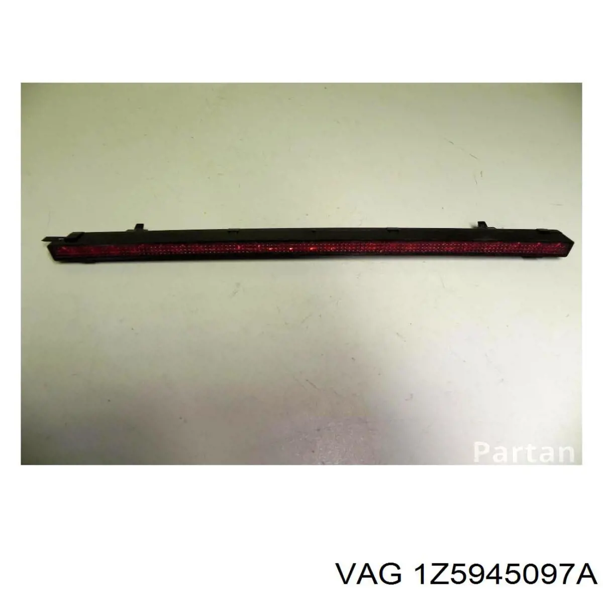 Lampara de luz de freno adicional  VAG 1Z5945097A precio, desde 46,46 EUR
