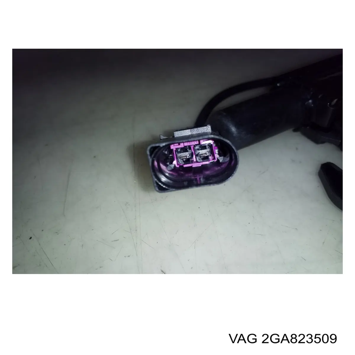 Cerradura de capó VAG 2GA823509 precio, desde 30,25 EUR