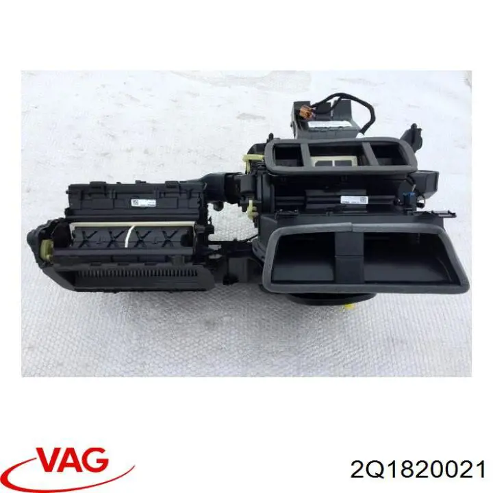 2Q1819021A VAG ventilador habitáculo