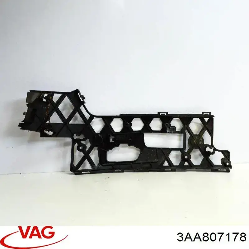 Comprar 3AA807178 VAG Guía derecha del parachoques delantero