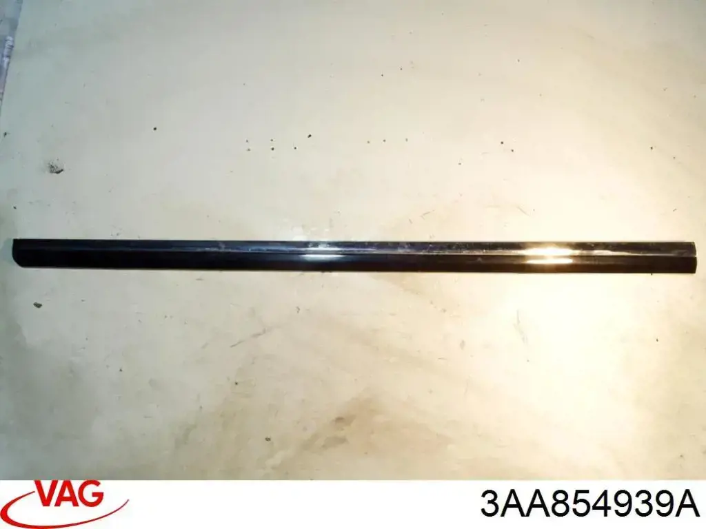 Moldura inferior de puerta delantera izquierda 30854005 AND