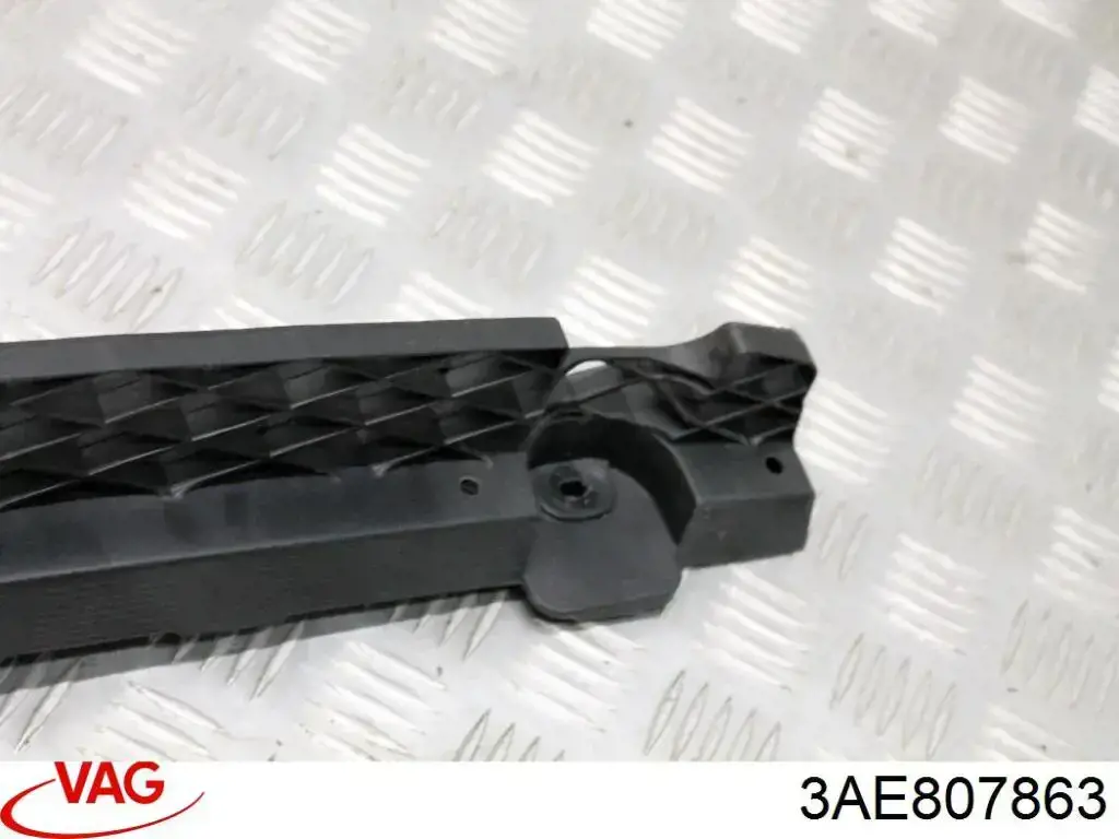 Soporte central del parachoques trasero VAG 3AE807863