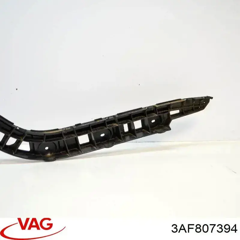 Guía derecha del parachoques trasero VAG 3AF807394 precio, desde 34,85 EUR