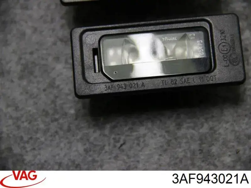 Luz matricula 3AF943021B VAG