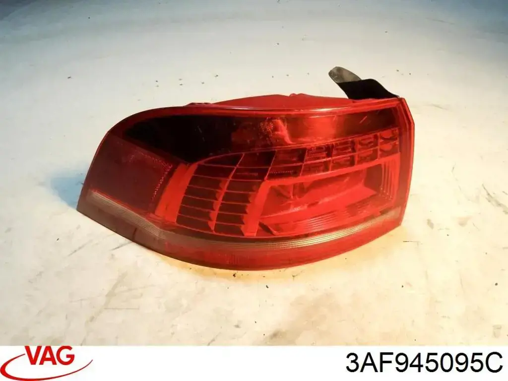 Piloto trasero exterior izquierdo 3AF945095C VAG
