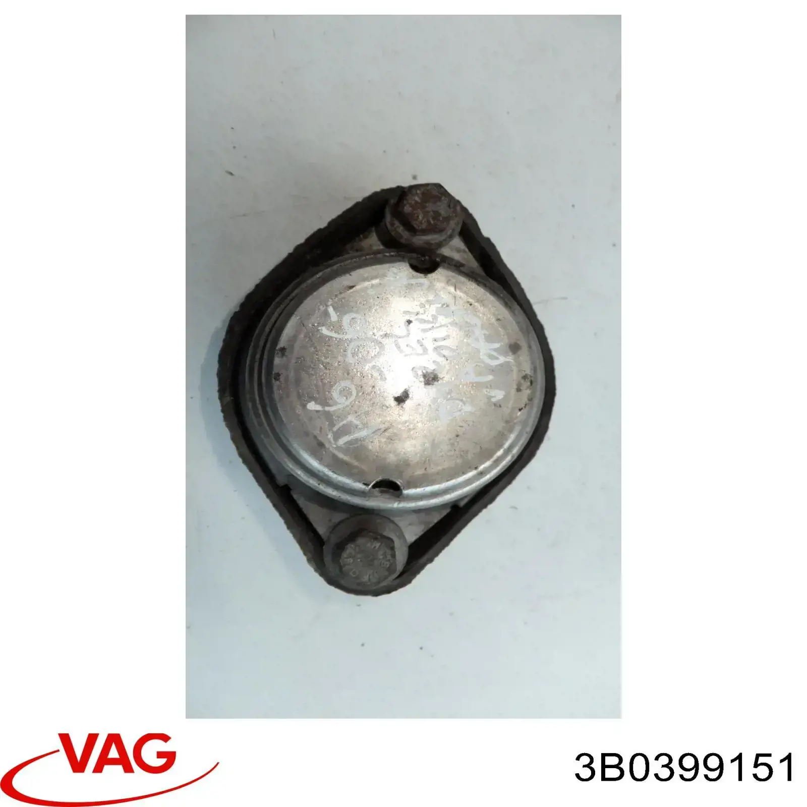 Soporte izquierdo de la transmisión 3B0399151 VAG