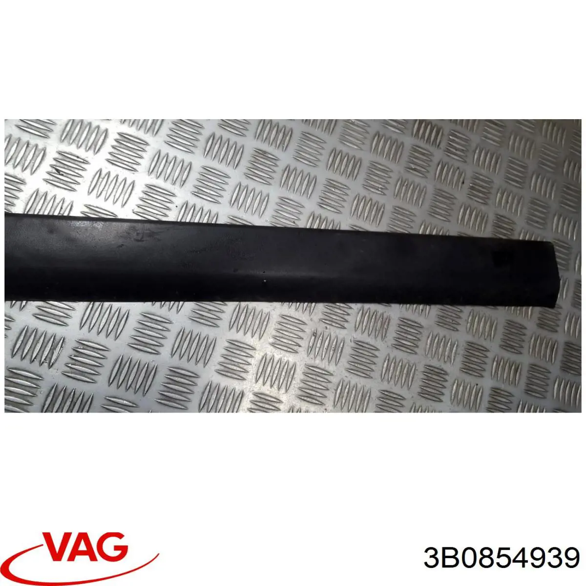 Moldura de la puerta delantera izquierda VAG 3B0854939 precio, desde 39,02 EUR