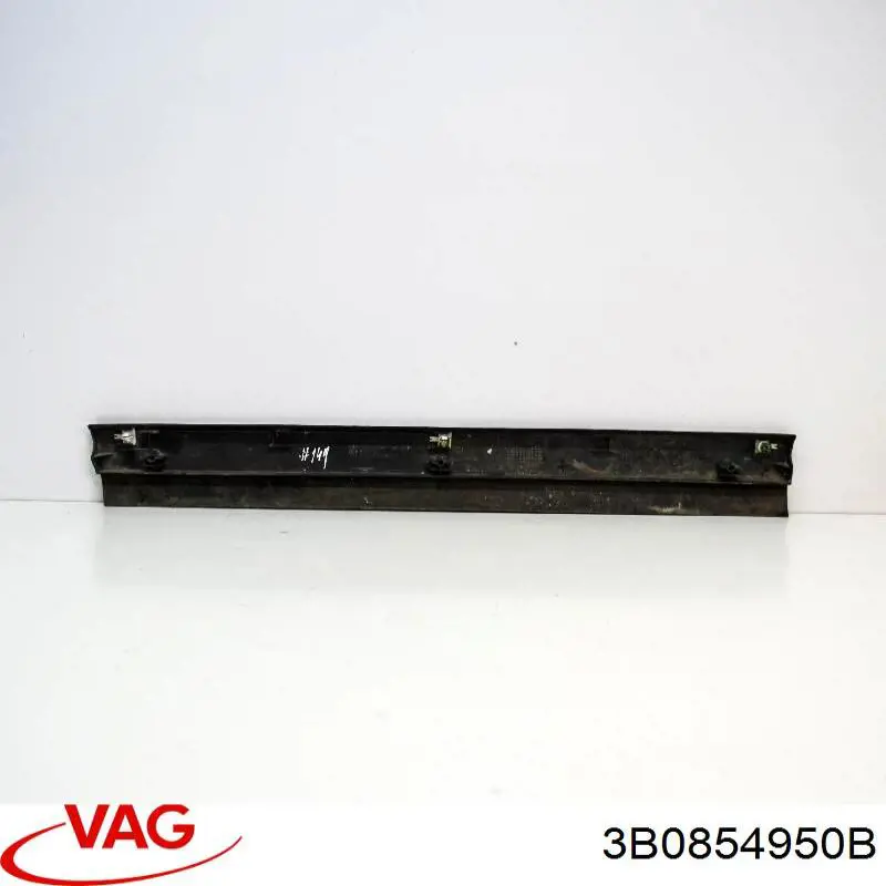 Comprar 3B0854950B VAG Moldura inferior de la puerta trasera derecha