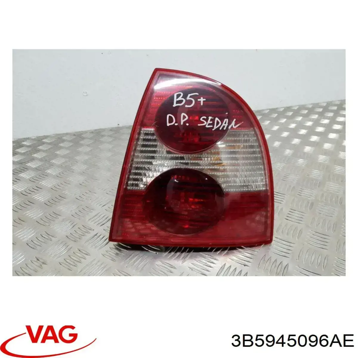 Piloto trasero derecho VAG 3B5945096AE