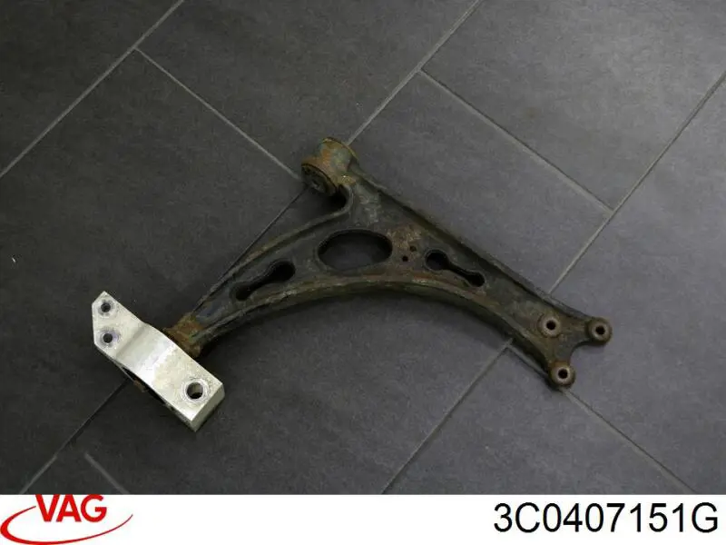 Brazo inferior izquierdo/derecho de suspensión delantera VAG 3C0407151G