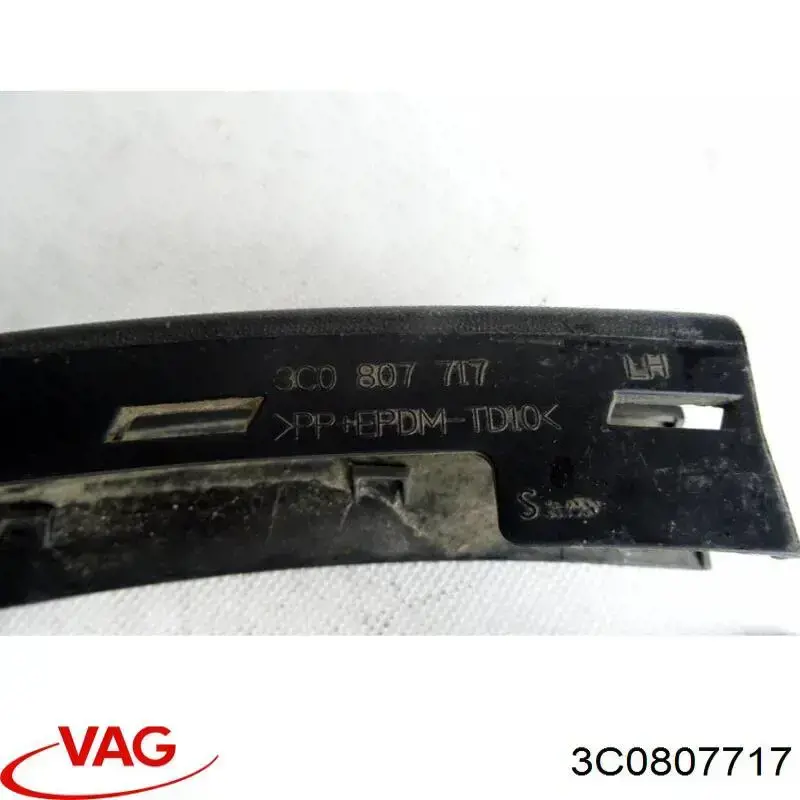 Moldura de paragolpes delantero izquierdo  VAG 3C08077179B9