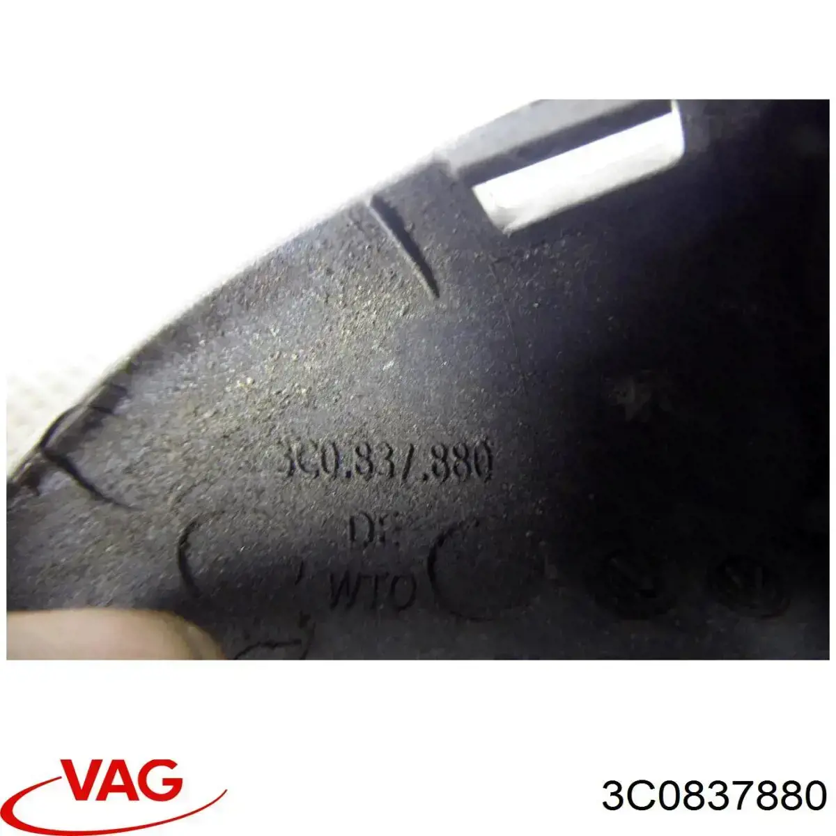 Tapa de manija de puerta trasera derecha 3C0837880 VAG