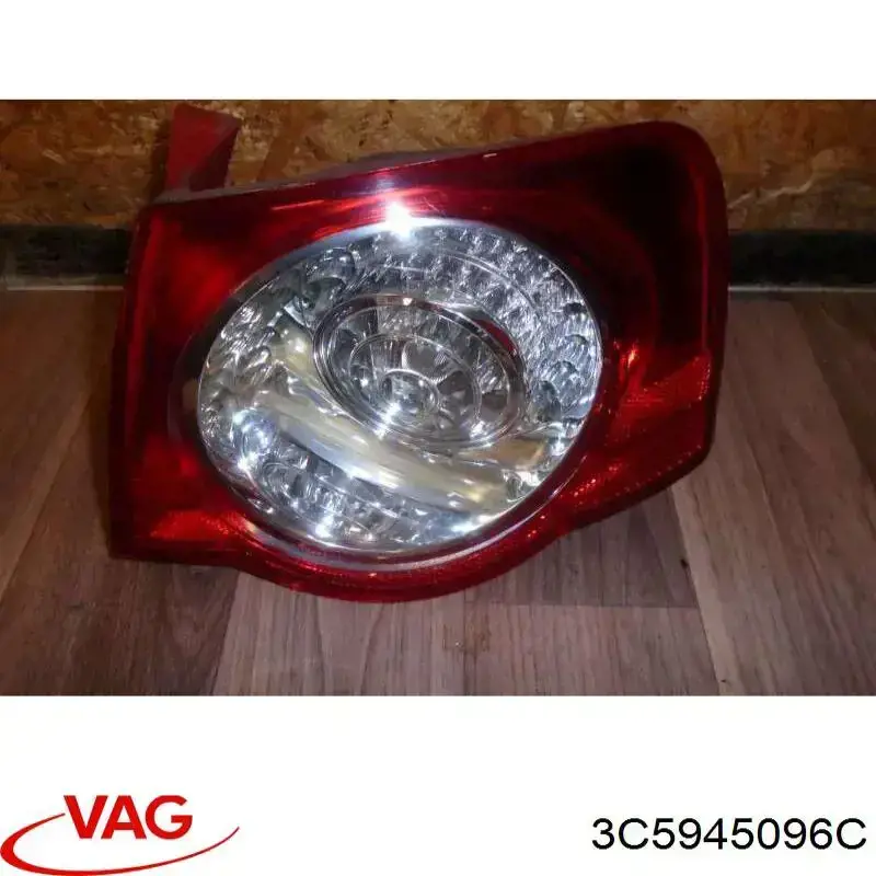 Piloto trasero exterior derecho VAG 3C5945096C