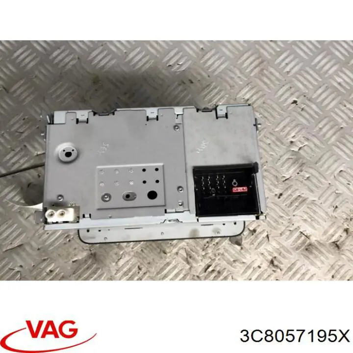 Radio AM/FM VAG 3C8057195X precio, desde 106,00 EUR