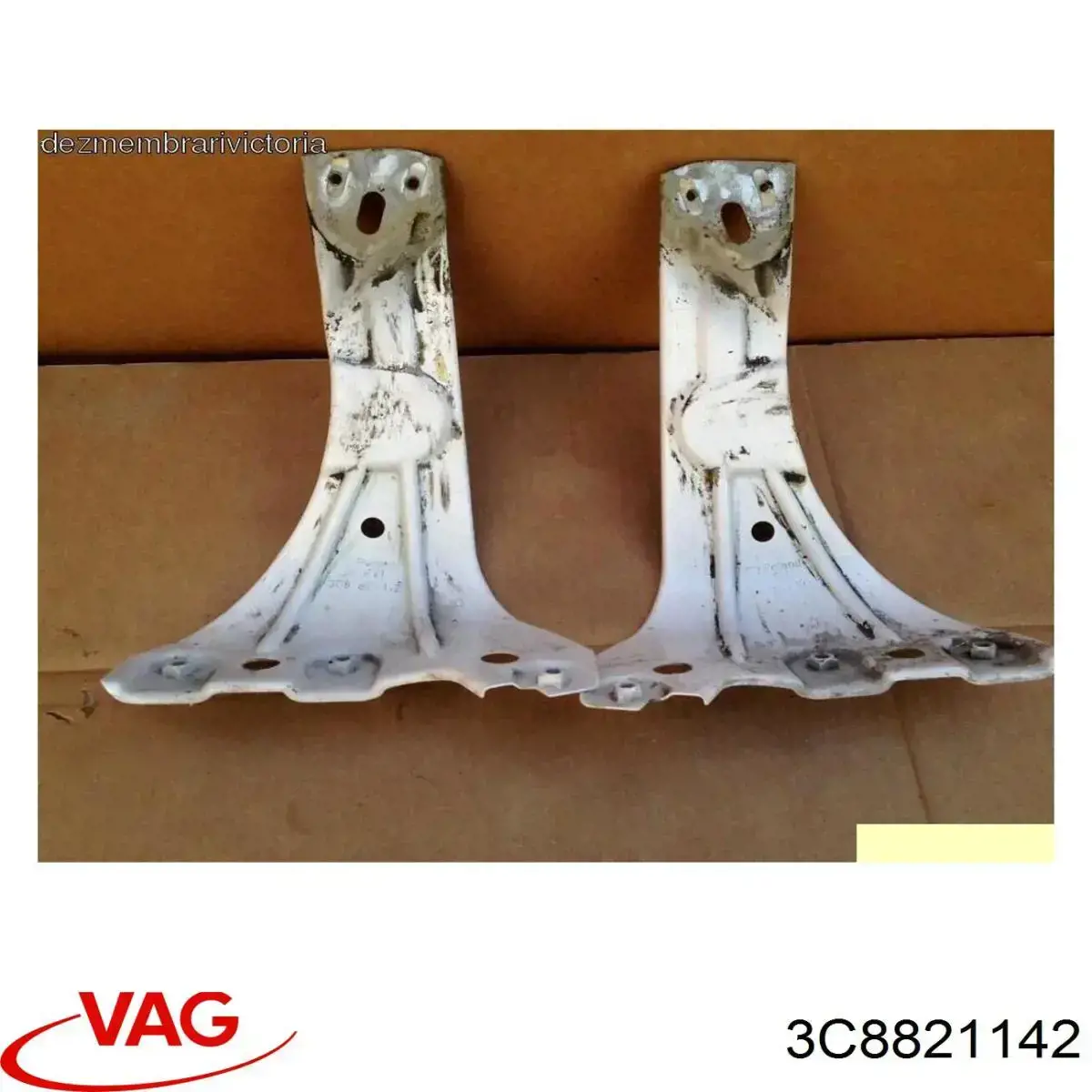 3C8821142 VAG Soporte delantero de guardabarros delantero derecho
