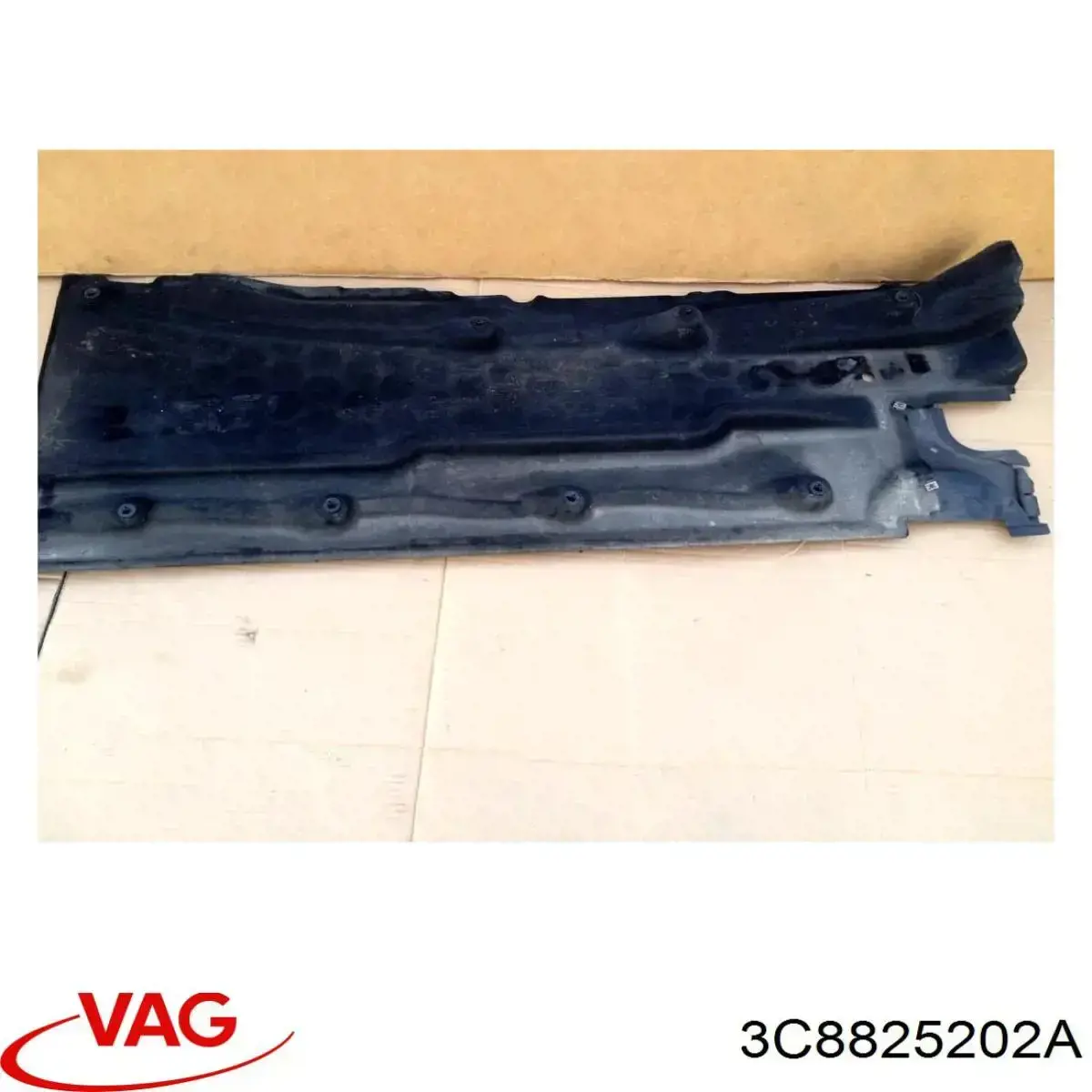 Protección inferior derecha VAG 3C8825202A precio, desde 100,25 EUR